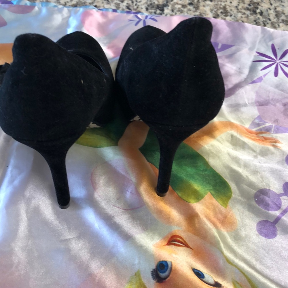 Heels - Picture 2 of 3
